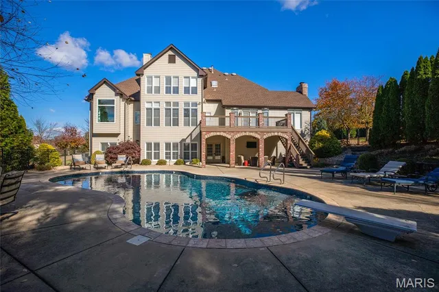 $1,750,000 | 997 Tara Oaks Drive, Chesterfield, MO 63005