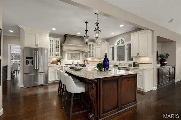 $1,750,000 | 997 Tara Oaks Drive, Chesterfield, MO 63005