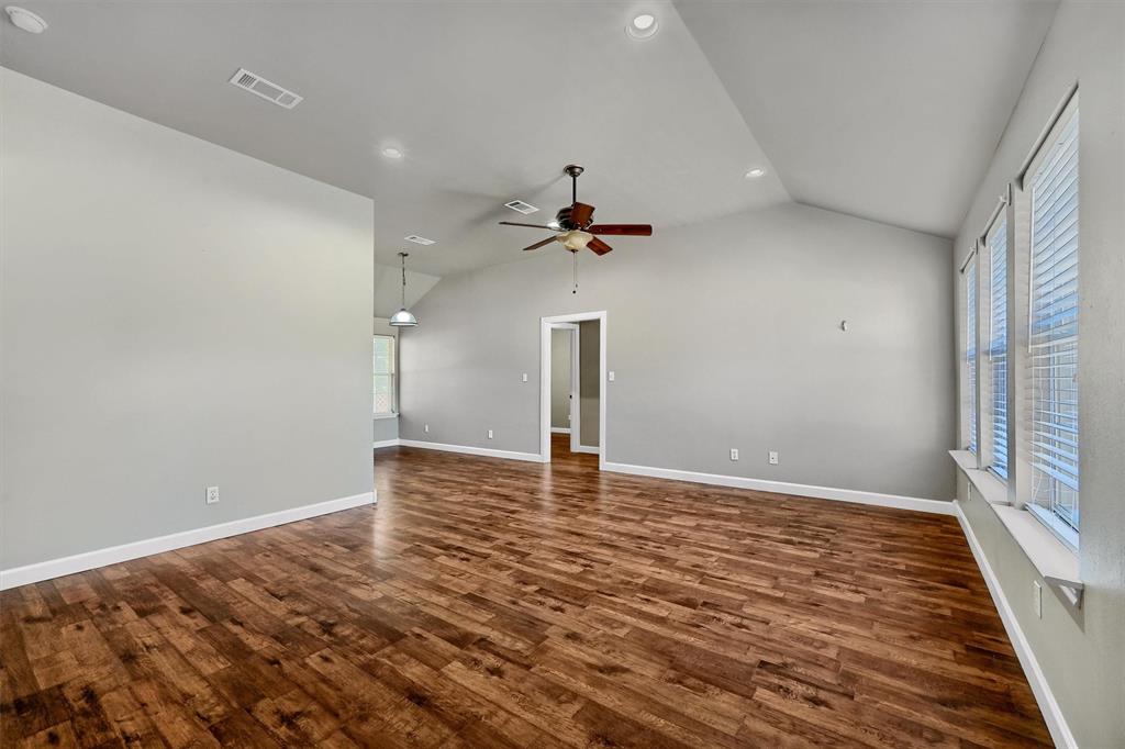 187 Square Dance Road Denison, TX 75021 - Photo 5 of 19 Gallery Image 5