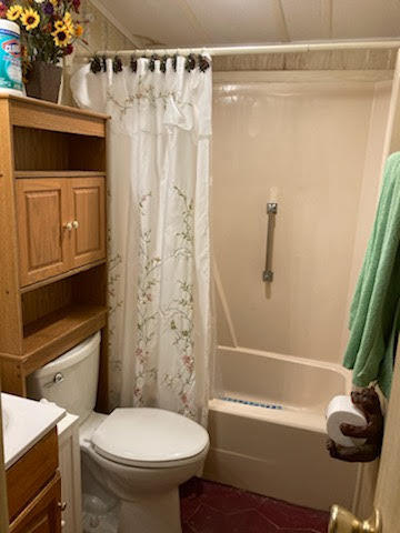 1213 Linda Road, Unit 37 Okeechobee, FL 34974 - Photo 21 of 23 Bath