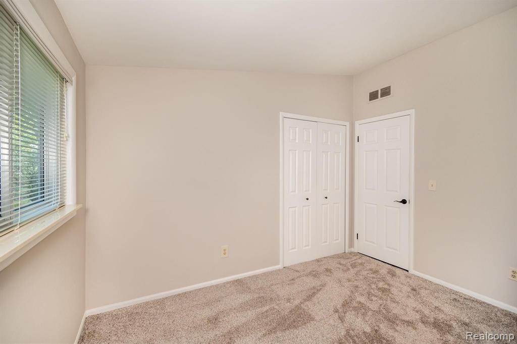 380 Donegal Drive Rochester Hills, MI 48309 - Photo 21 of 34