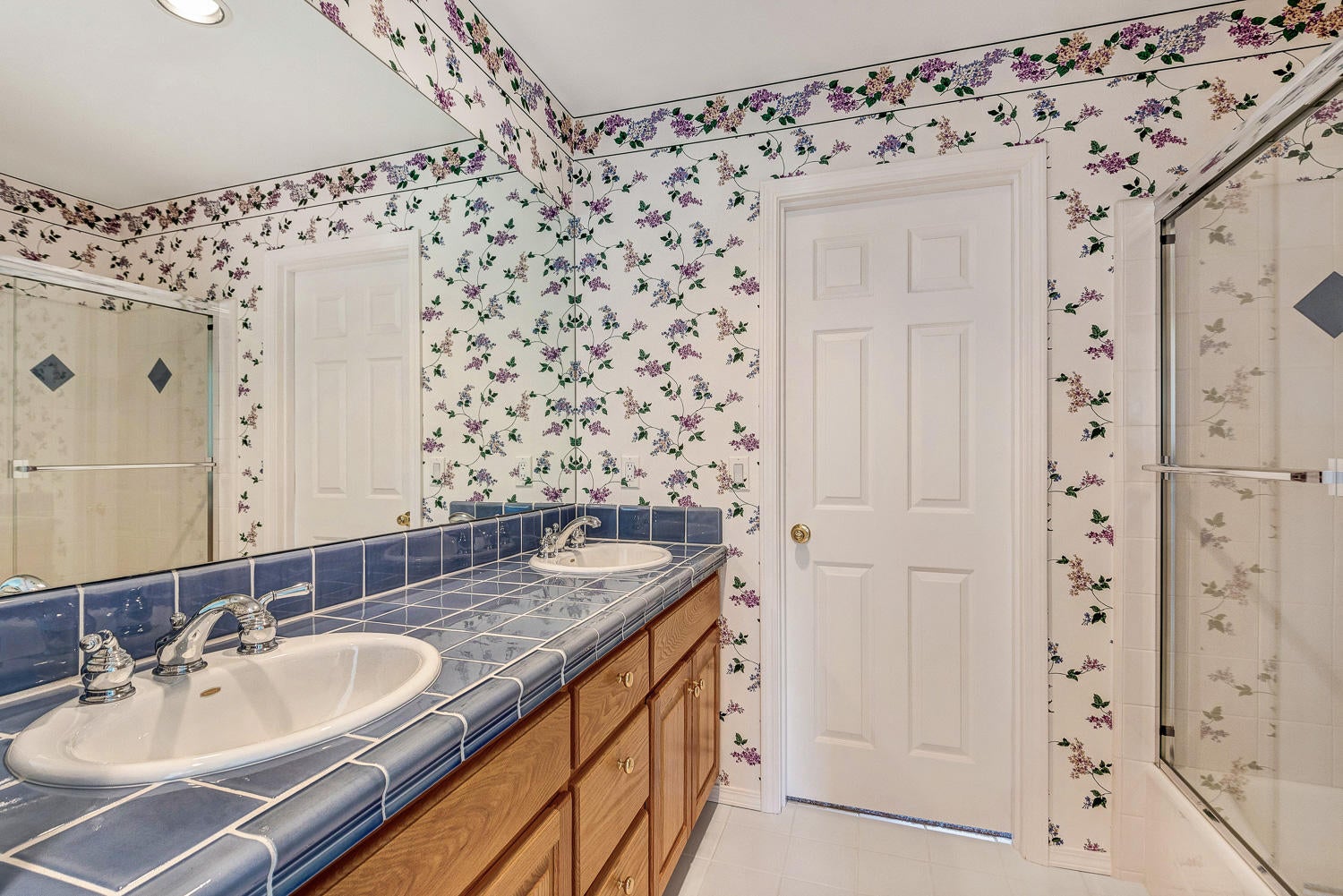 18415 Fryrear Ranch Road Bend, OR 97703 - Photo 15 of 25 Jack & Jill Bathroom