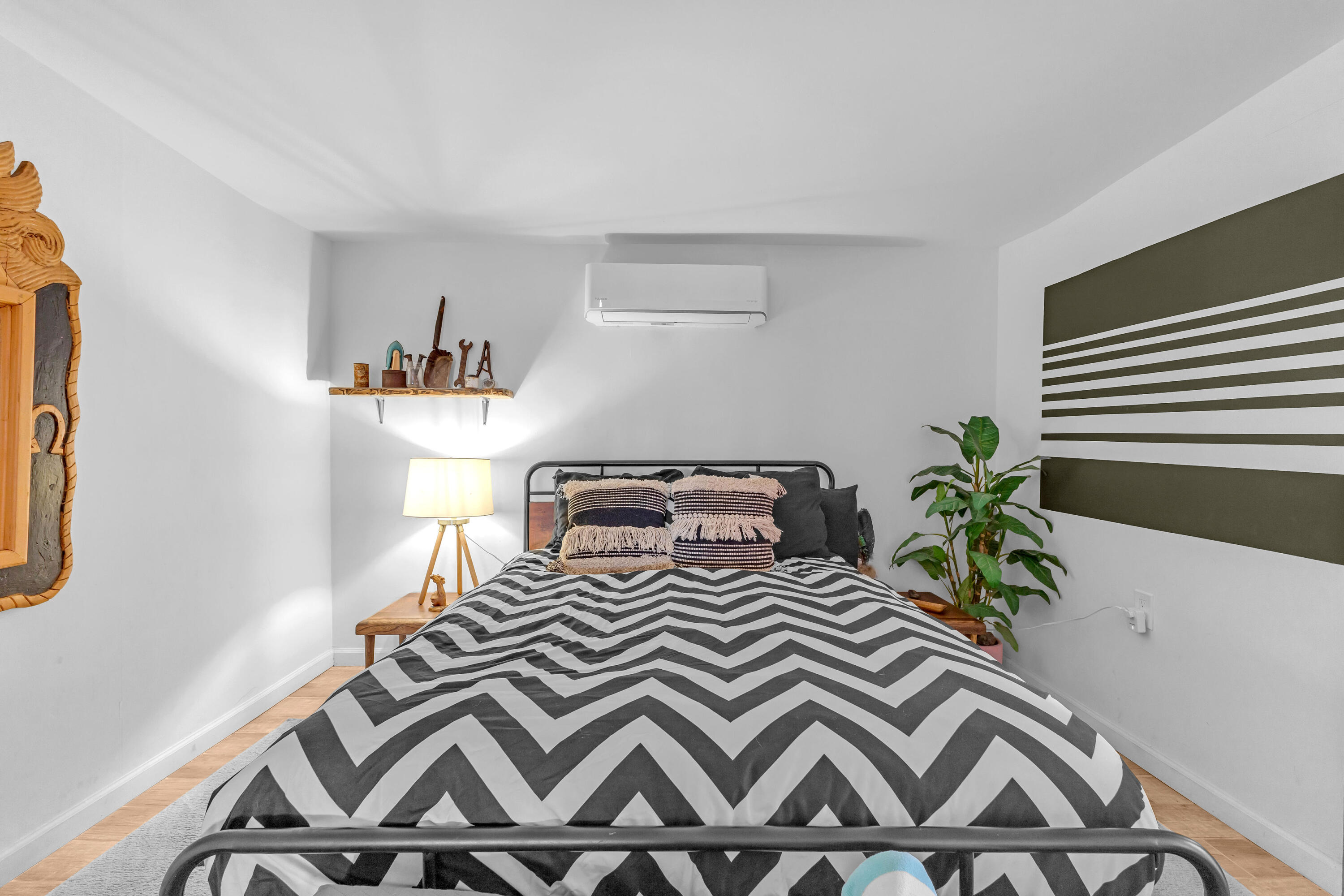 2642 Star Lane Joshua Tree, CA 92252 - Photo 22 of 76 a bedroom with a bed and a window