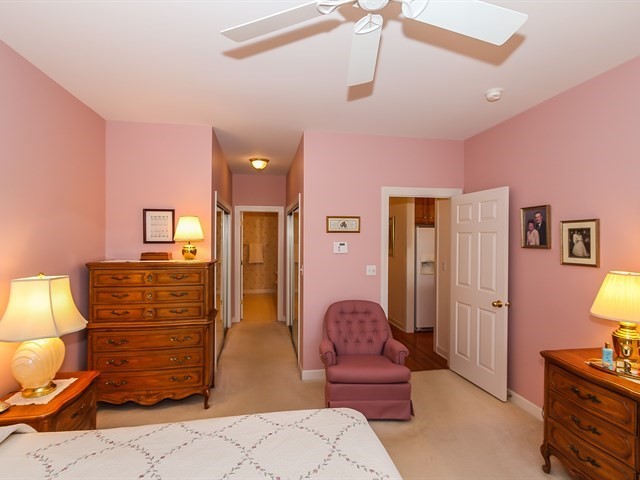 804 Stone Canyon Circle Inverness, IL 60010 - Photo 15 of 30 a living room with furniture