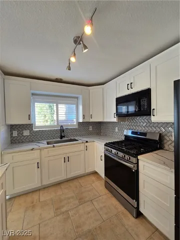 $2,500 | 1309 Paraiso Street, Las Vegas, NV 89117