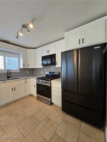 $2,500 | 1309 Paraiso Street, Las Vegas, NV 89117