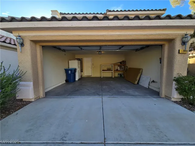 $2,500 | 1309 Paraiso Street, Las Vegas, NV 89117