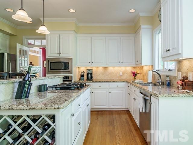 2001 Tradd Court Raleigh, NC 27607 - Photo 10 of 29