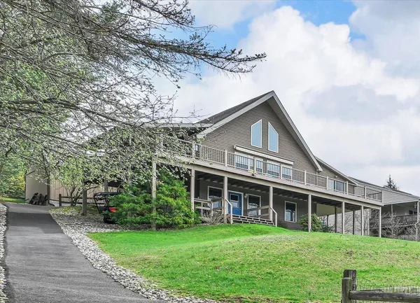 $698,500 | 464 Wynonah Drive, Auburn, PA 17922