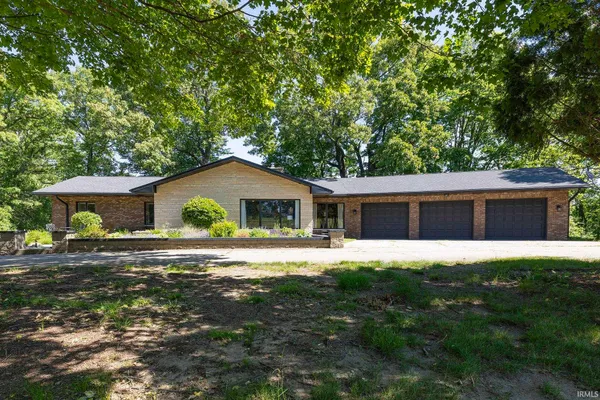$499,900 | 19275 Highway 20, Bristol, IN 46507