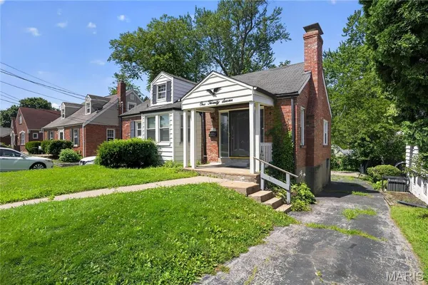 $99,900 | 127 South Hartnett Avenue, Ferguson, MO 63135