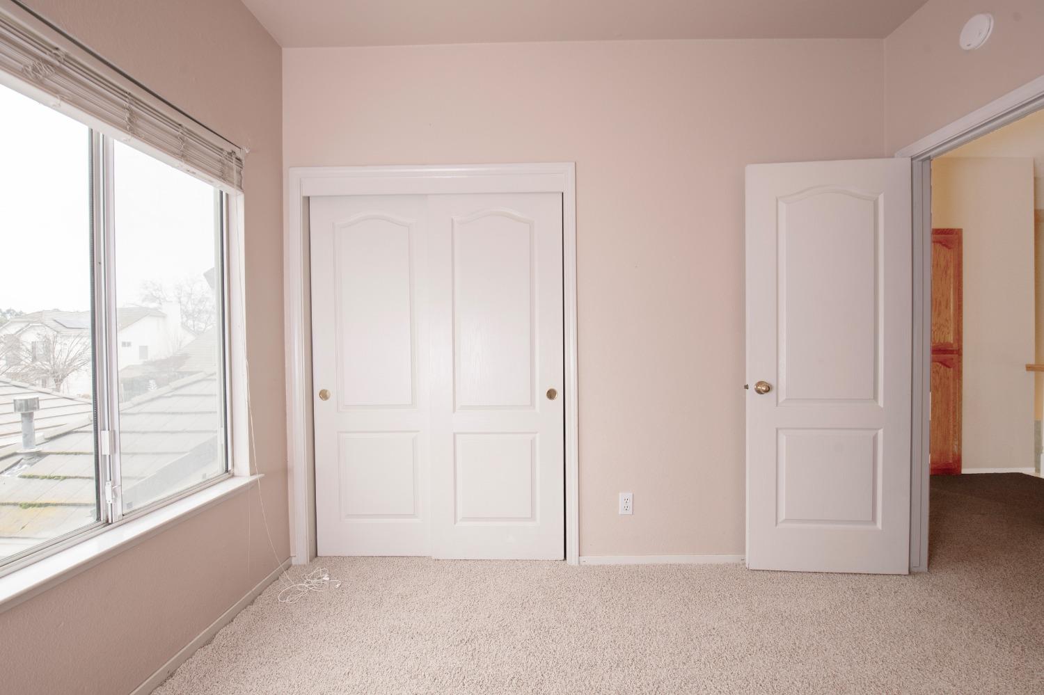 1361 Birch Avenue Clovis, CA 93611 - Photo 33 of 43 a view of an empty room and window