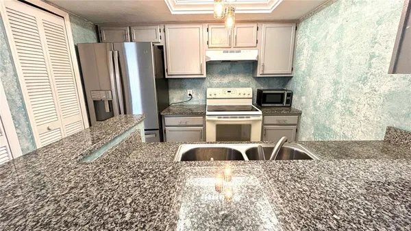 $1,550 | 5855 Southwest 8th Place, Gainesville, FL 32607