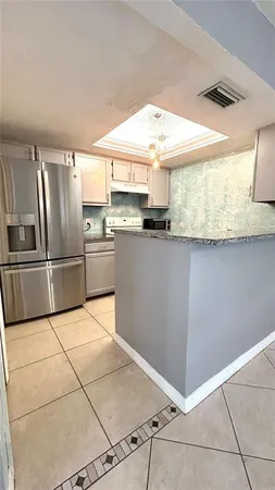 $1,550 | 5855 Southwest 8th Place, Gainesville, FL 32607