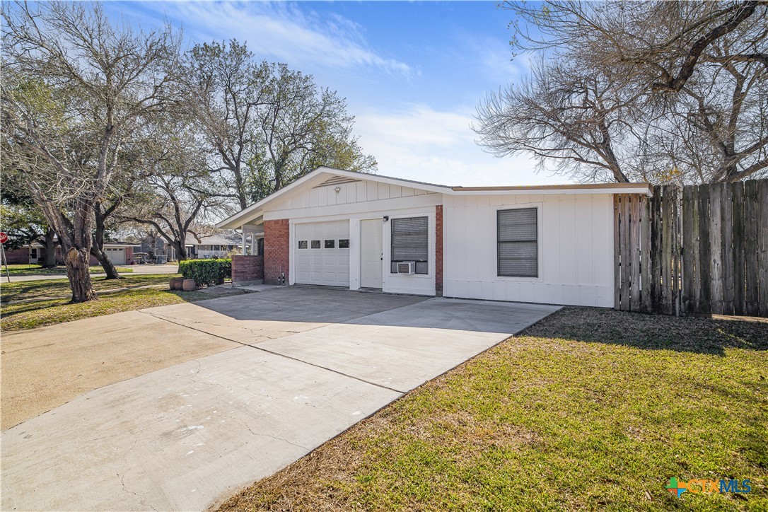 121 Bonham Street Port Lavaca, TX 77979 - Photo 4 of 26 a view of backyard of the house