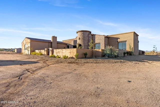 a house view with a outdoor space
