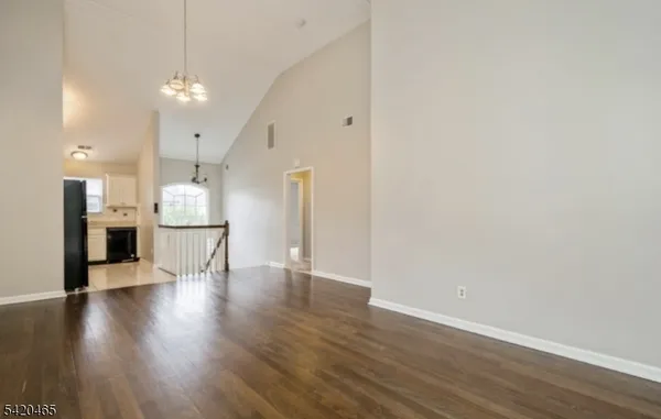 $349,999 | 12 Oak Point Drive, Hamburg, NJ 07419