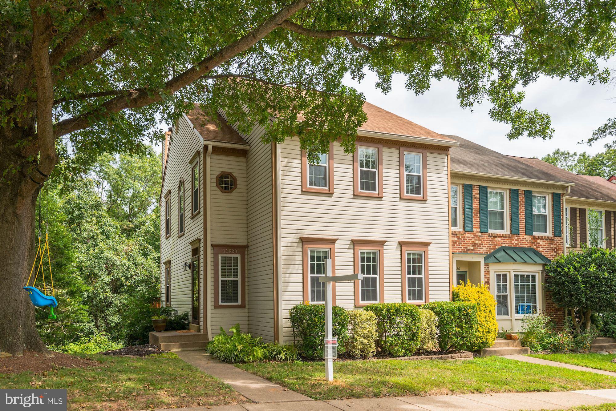 Welcome to 11928 Sentinel Point Court