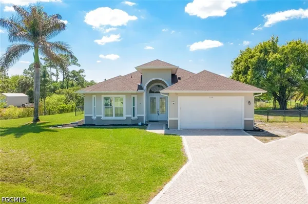 $2,700 | 638 Parkdale Boulevard, Lehigh Acres, FL 33974