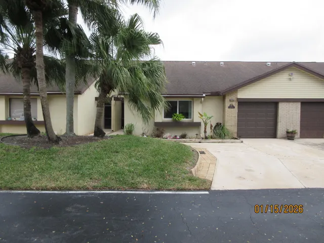 $399,900 | 216 Meander Circle, Royal Palm Beach, FL 33411