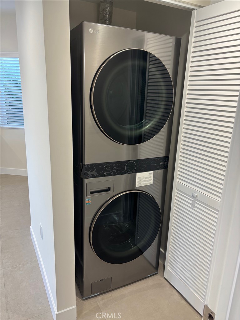 9353 Crystal View Drive Tujunga, CA 91042 - Photo 8 of 8 a utility room with dryer and washer