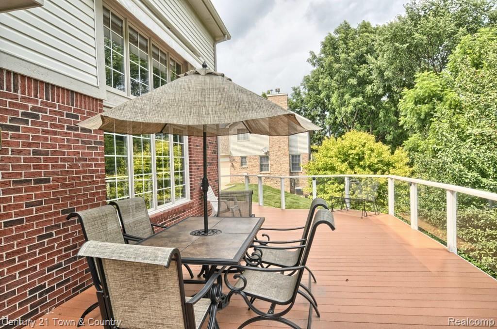 3807 Kaeleaf Road Lake Orion, MI 48360 - Photo 34 of 44 Deck_2nd_View.jpg