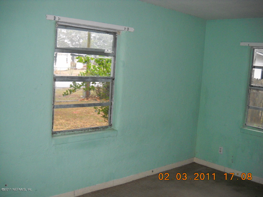 9711 Banks Road Jacksonville, FL 32246 - Photo 8 of 15 Front bedroom
