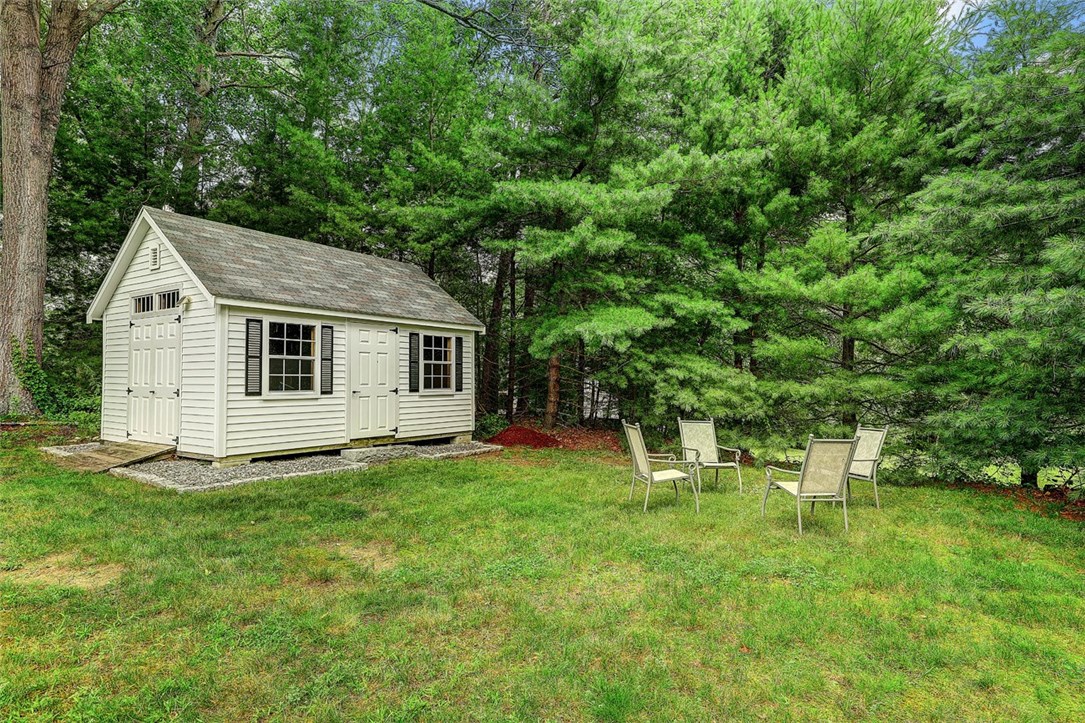 24 Colwell Road Smithfield, RI 02828 - Photo 11 of 50