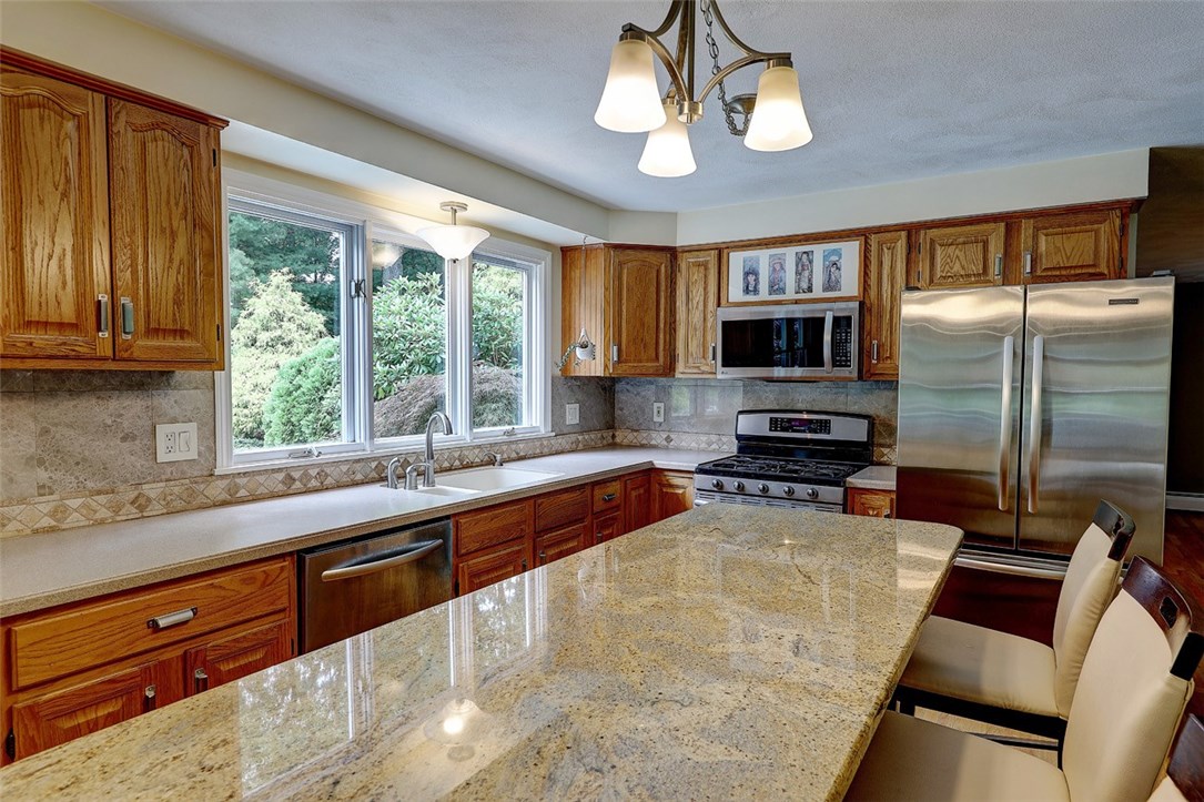 24 Colwell Road Smithfield, RI 02828 - Photo 21 of 50