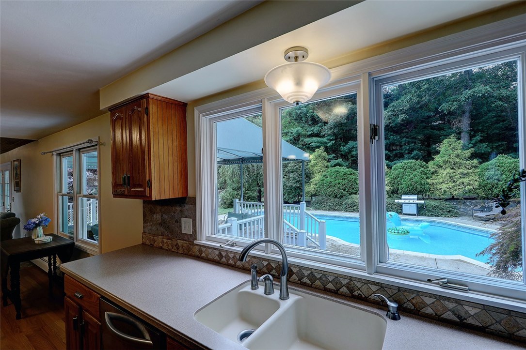 24 Colwell Road Smithfield, RI 02828 - Photo 25 of 50