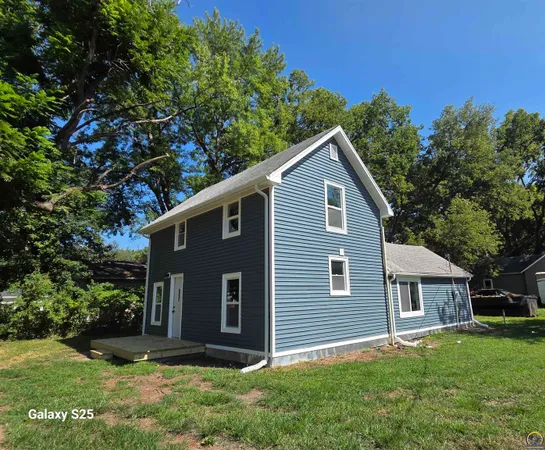 $129,900 | 321 West Perry Street, Rossville, KS 66533