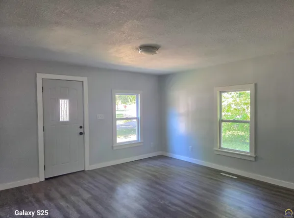 $129,900 | 321 West Perry Street, Rossville, KS 66533