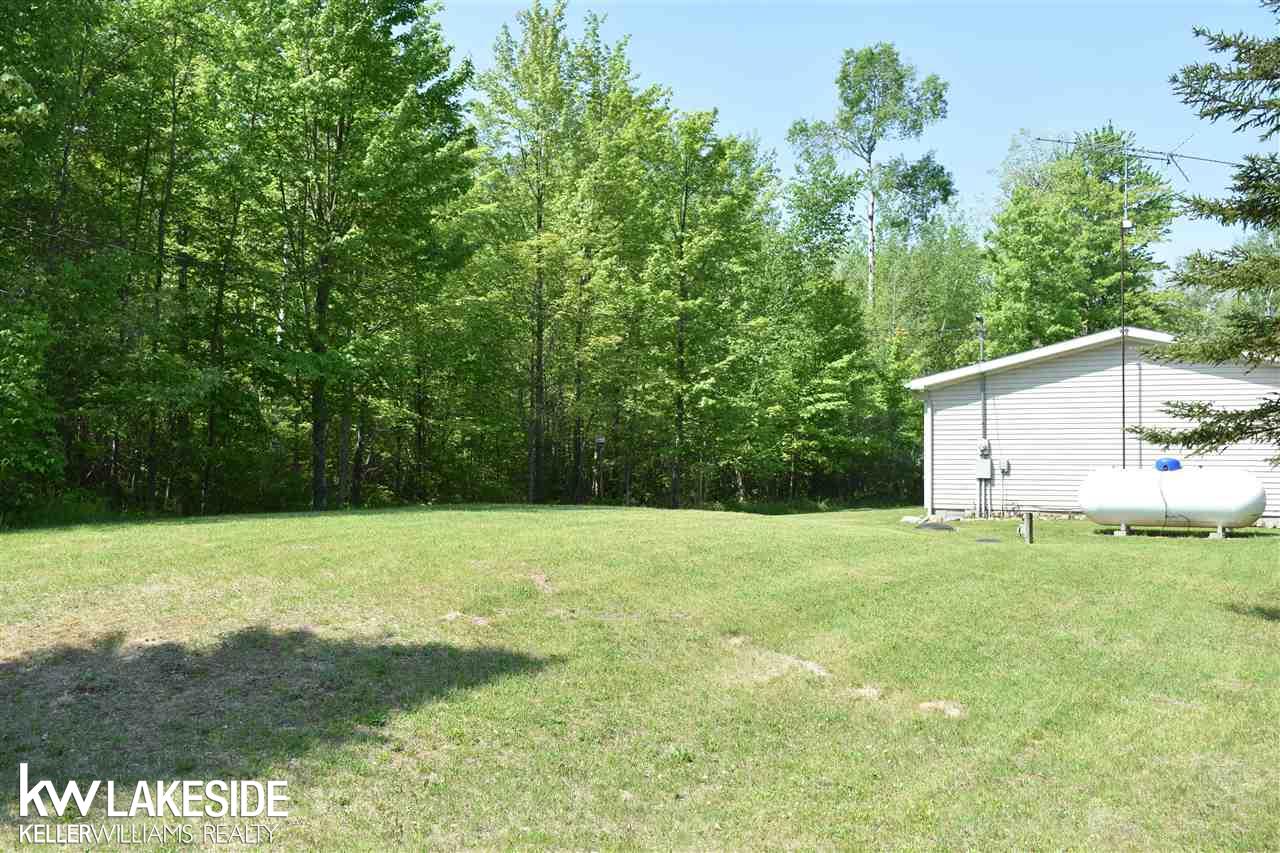2232 Guernsey Road Beaverton, MI 48612 - Photo 28 of 41 31348784-27.JPG