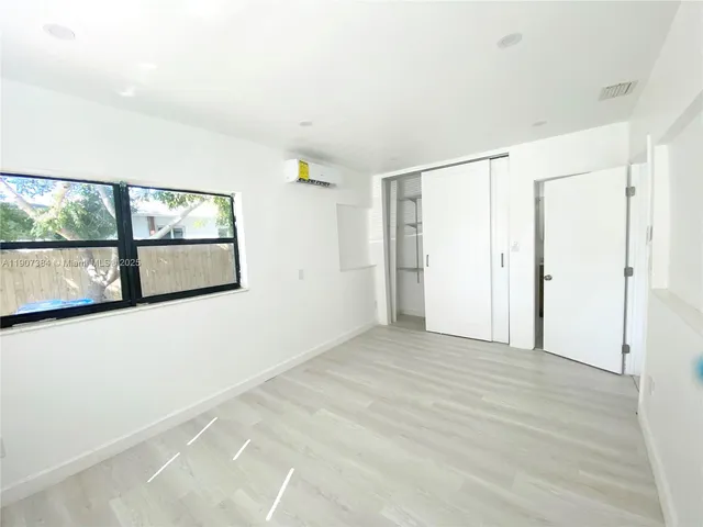 a view of empty room with window