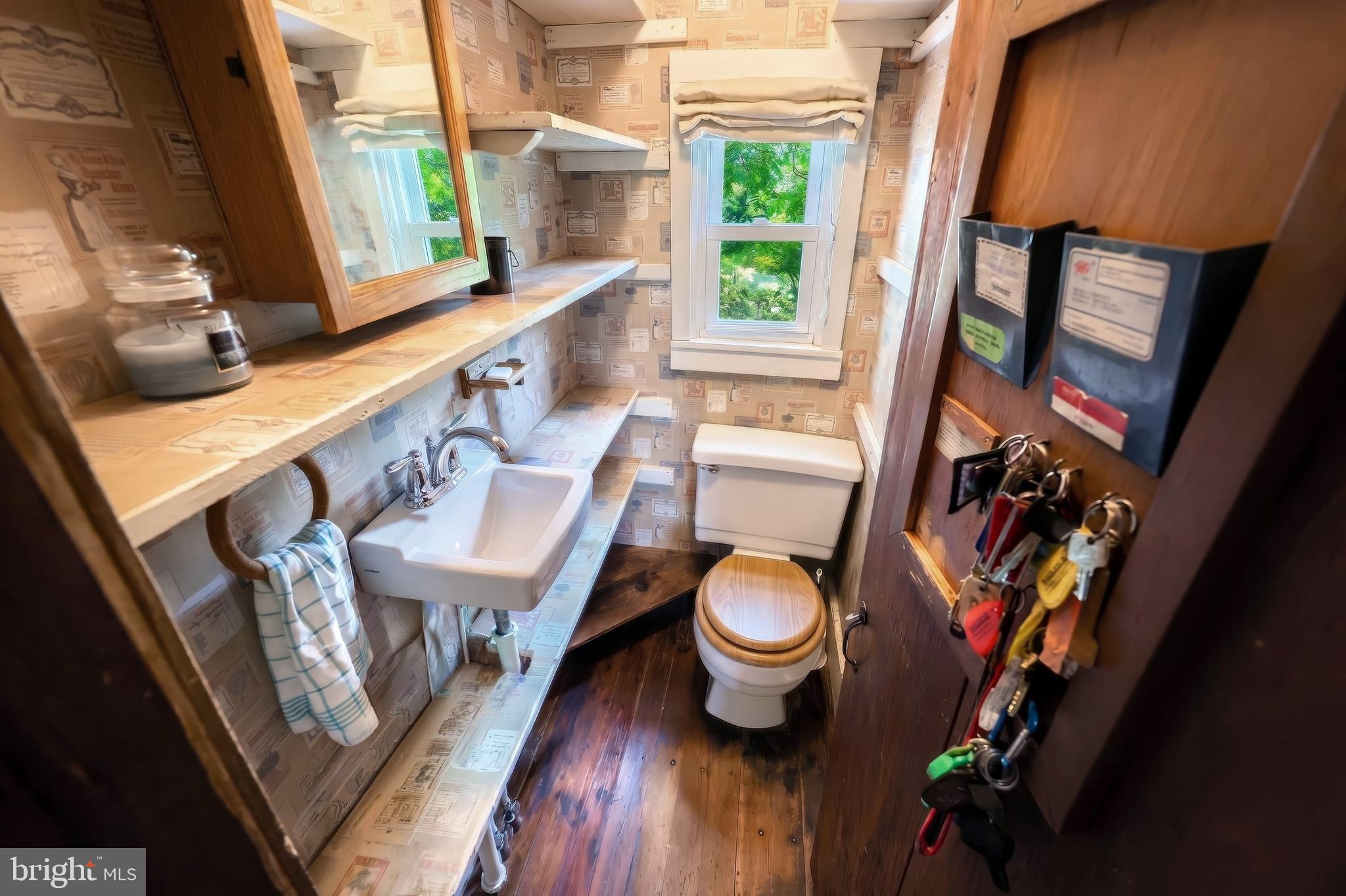 700 White Oak Tree Road Gardners, PA 17324 - Photo 34 of 71 1st Floor Half Bathroom