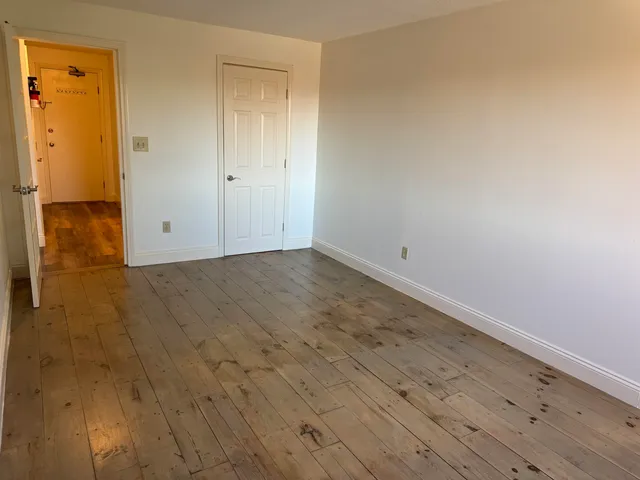 $1,600 | 136 Mammoth Road, Unit 23, Hooksett, NH 03106