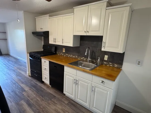 $1,600 | 136 Mammoth Road, Unit 23, Hooksett, NH 03106