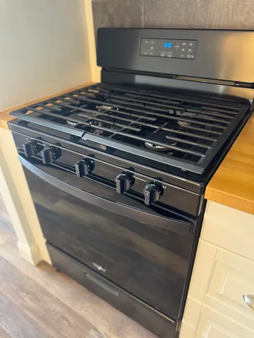 $1,600 | 136 Mammoth Road, Unit 23, Hooksett, NH 03106