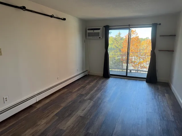 $1,600 | 136 Mammoth Road, Unit 23, Hooksett, NH 03106