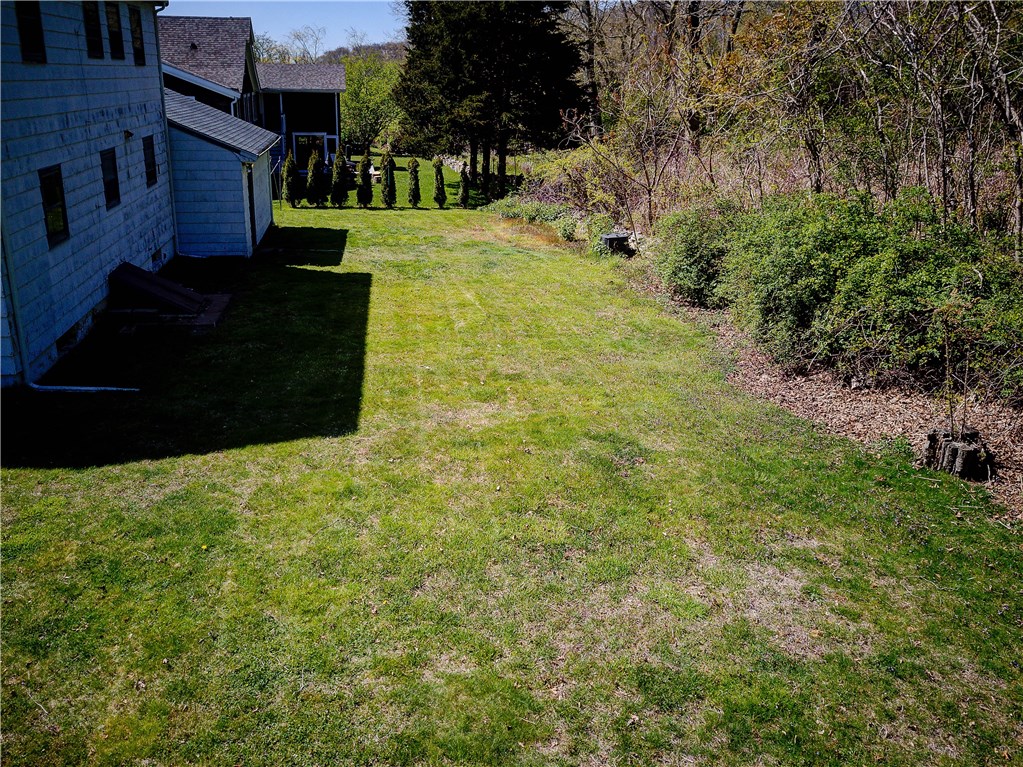 17 McCormick Road Newport, RI 02840 - Photo 9 of 30 North to South back yard