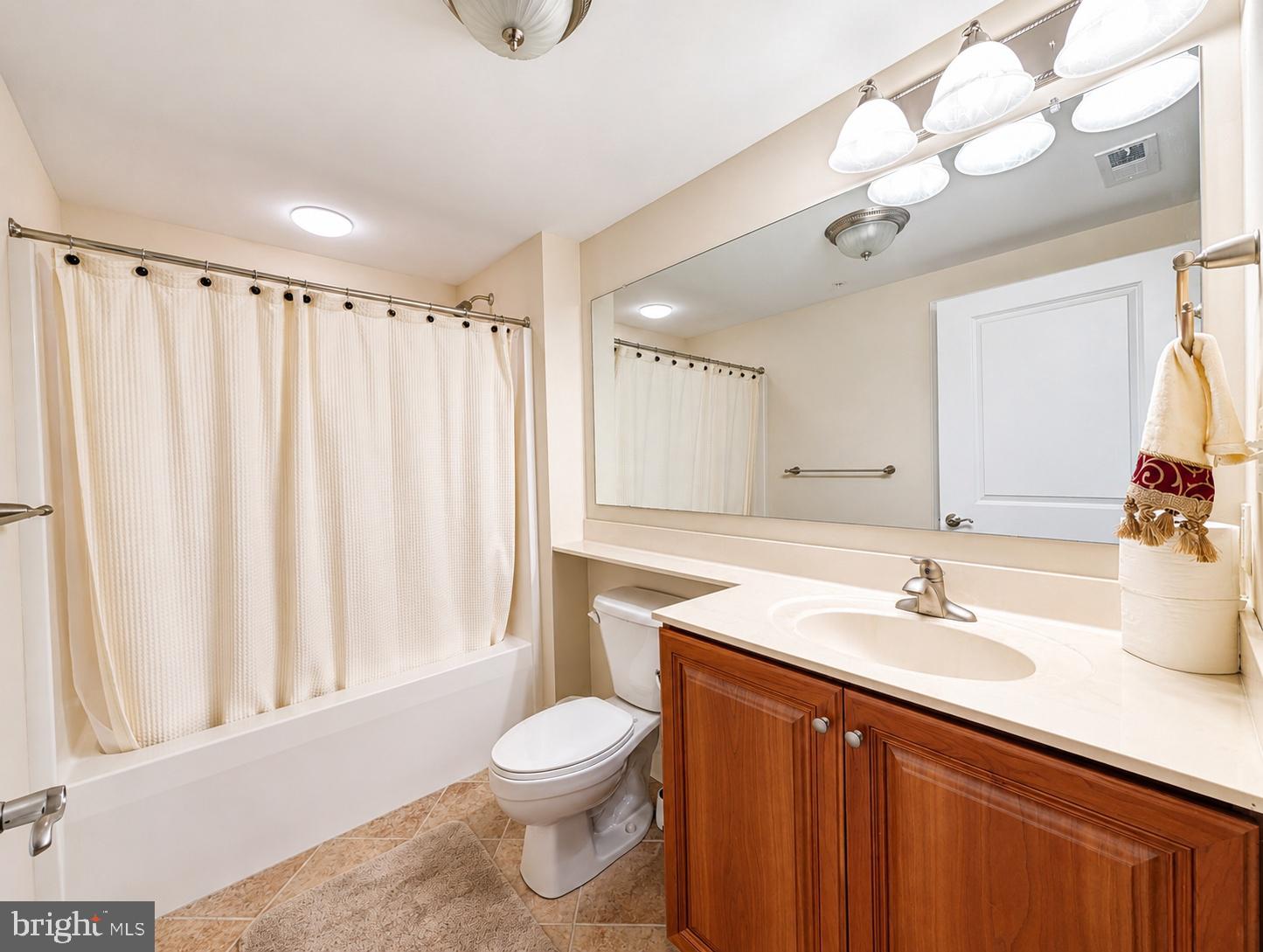 530 Riverside Drive, Unit 405 Salisbury, MD 21801 - Photo 26 of 40 Additional full bath