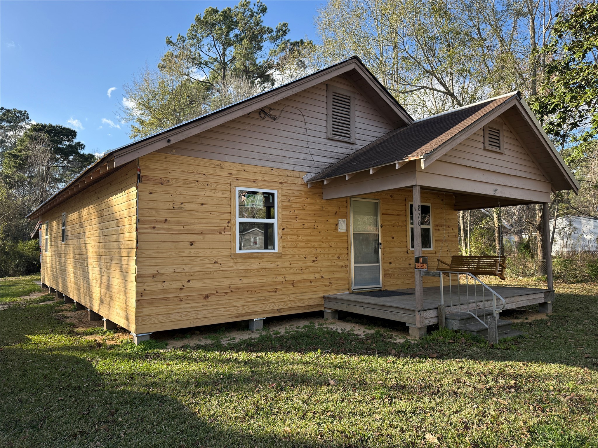 870 West Davis Loop Vidor, TX 77662 - Photo 2 of 14 a view of a house with backyard