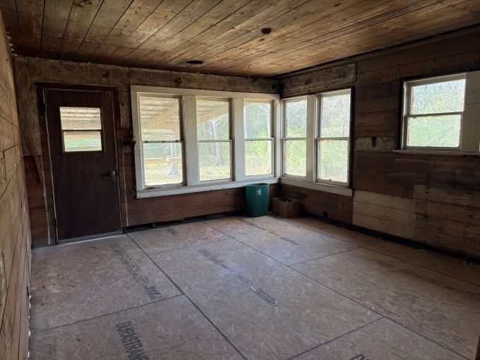 870 West Davis Loop Vidor, TX 77662 - Photo 5 of 14 a view of an empty room with a window