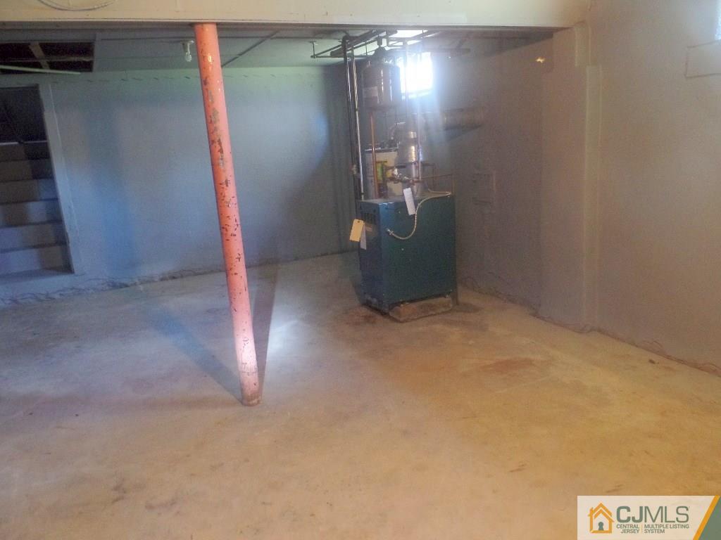195 Midfield Road Colonia, NJ 07067 - Photo 12 of 21