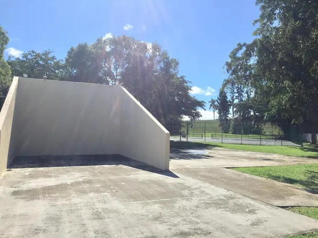 $499,999 | 414 Northwest 47th Terrace, Deerfield Beach, FL 33442