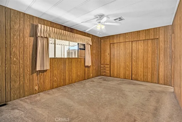 a view of a livingroom with an entryway
