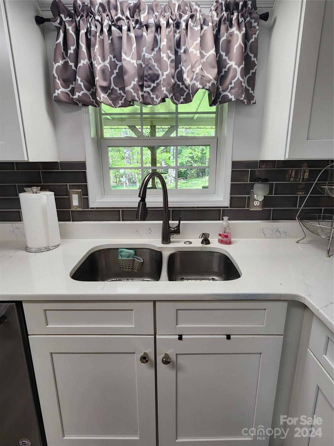 111 Chestnut Cove Road Whittier, NC 28789 - Photo 4 of 48 Gallery Image 4