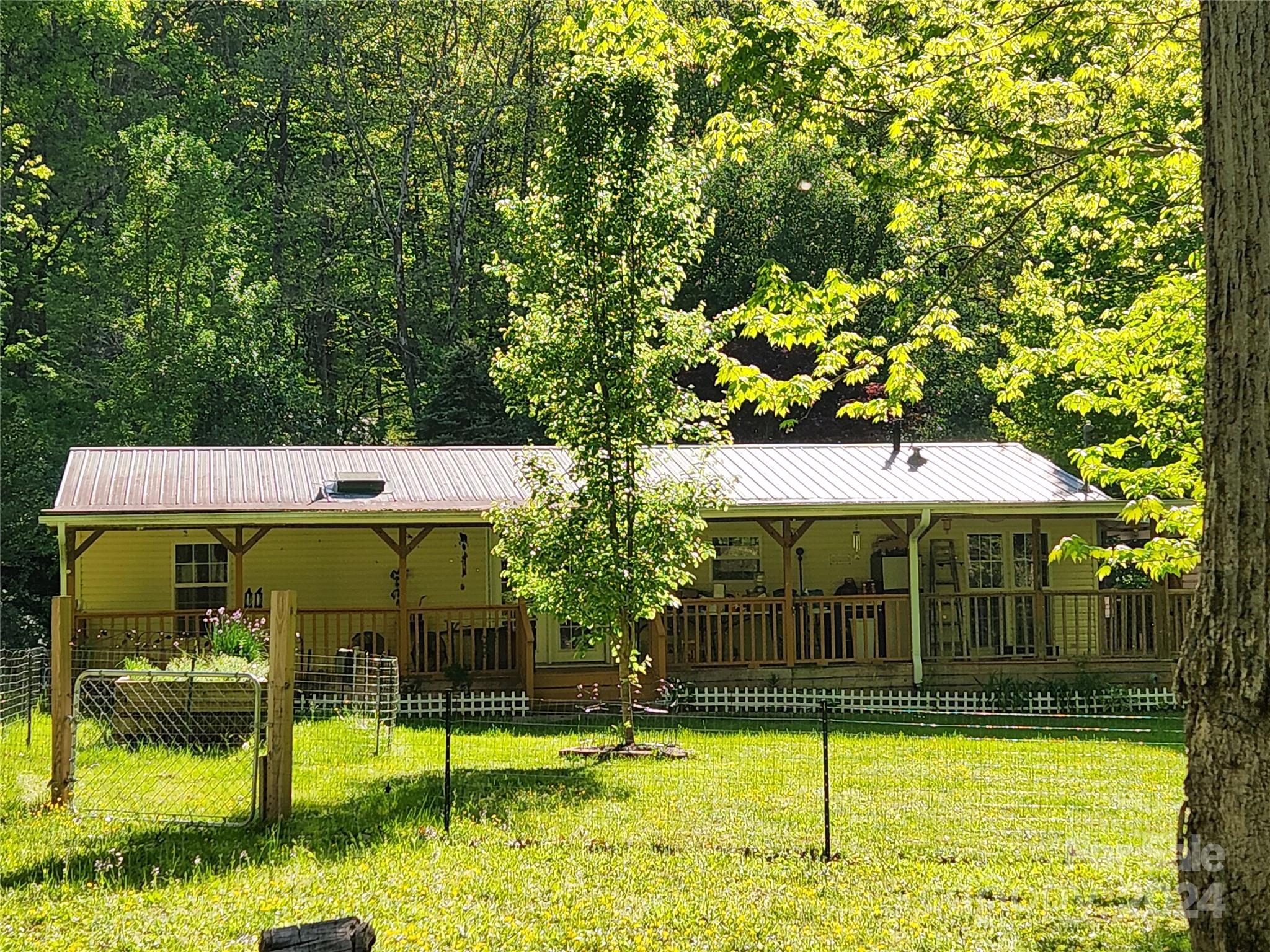 111 Chestnut Cove Road Whittier, NC 28789 - Photo 41 of 48 Gallery Image 41