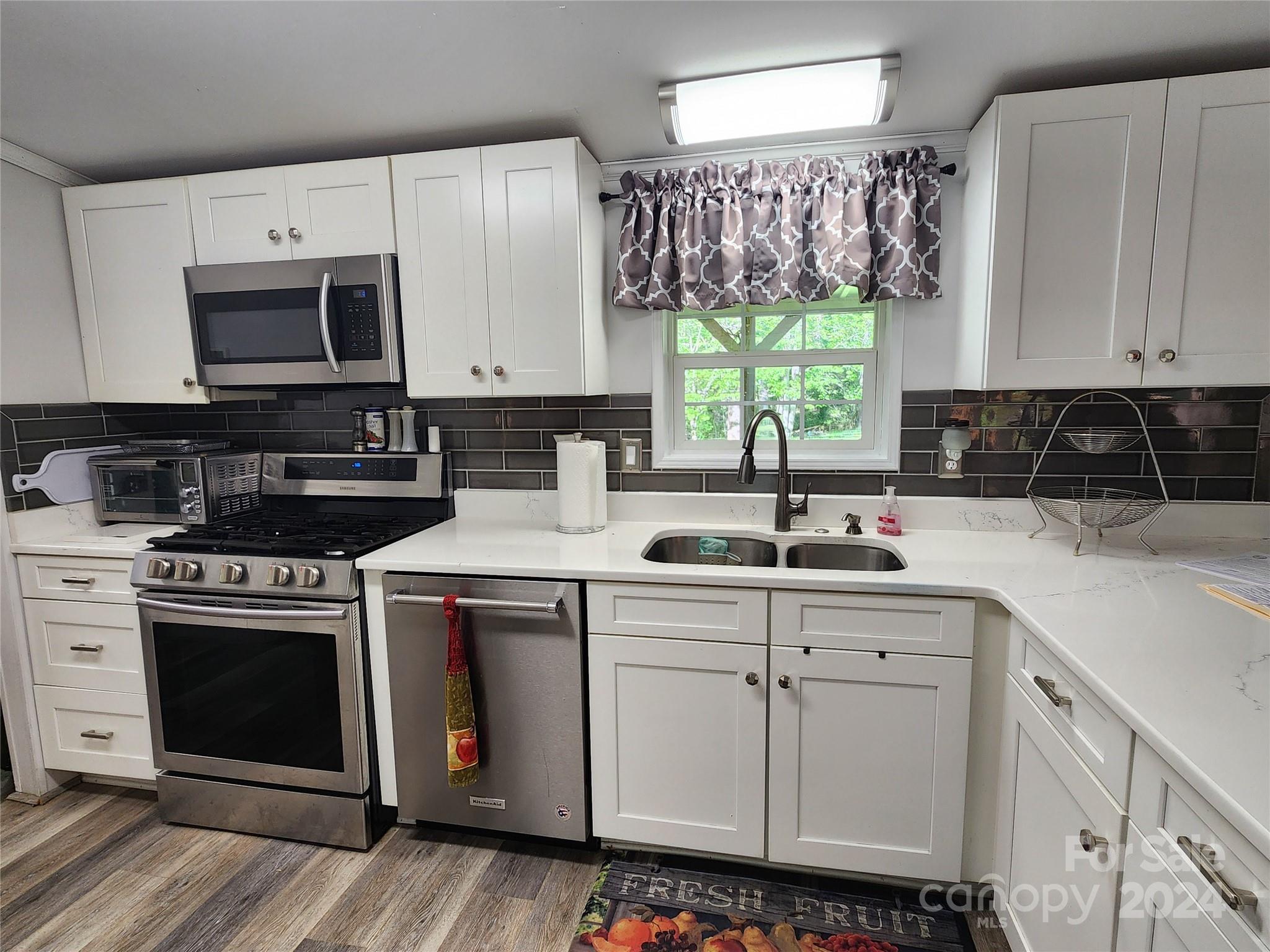 111 Chestnut Cove Road Whittier, NC 28789 - Photo 8 of 48 Gallery Image 8