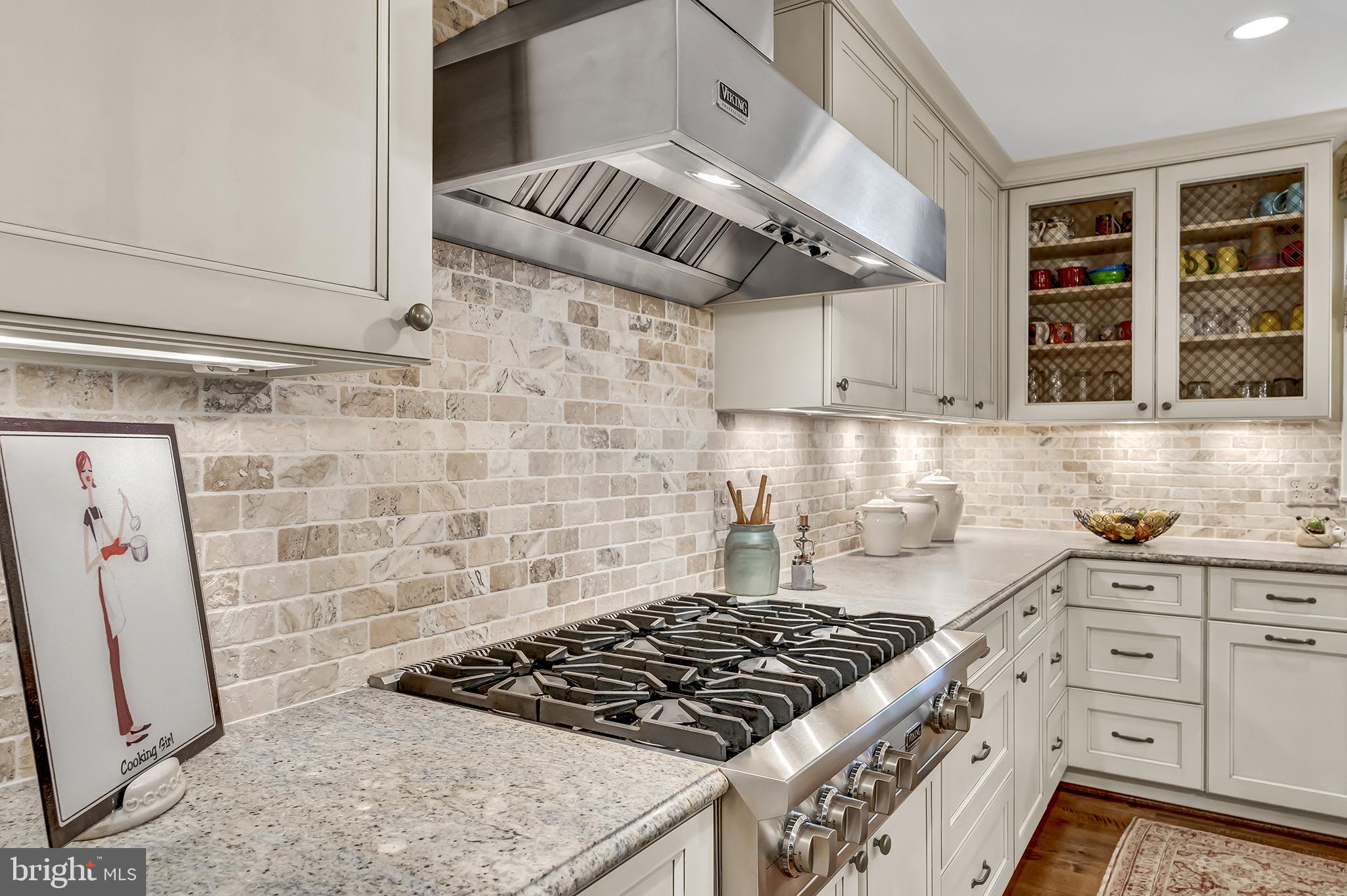 26100 Mullinix Mill Road Mount Airy, MD 21771 - Photo 18 of 99 Elegant kitchen with modern finishes.